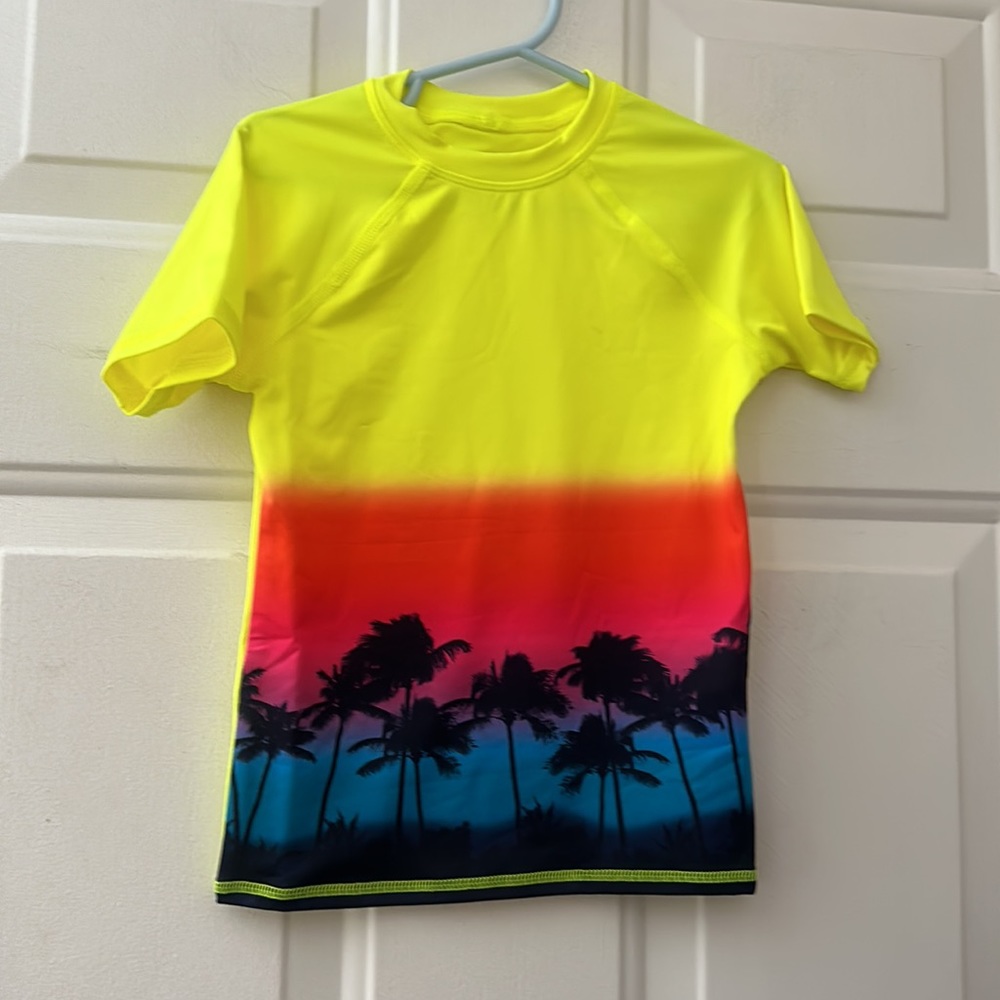 LANDS END SHORT SLEEVE RASHGUARD: TROPICAL PRINT: NEW WITH DEFECT: XXS